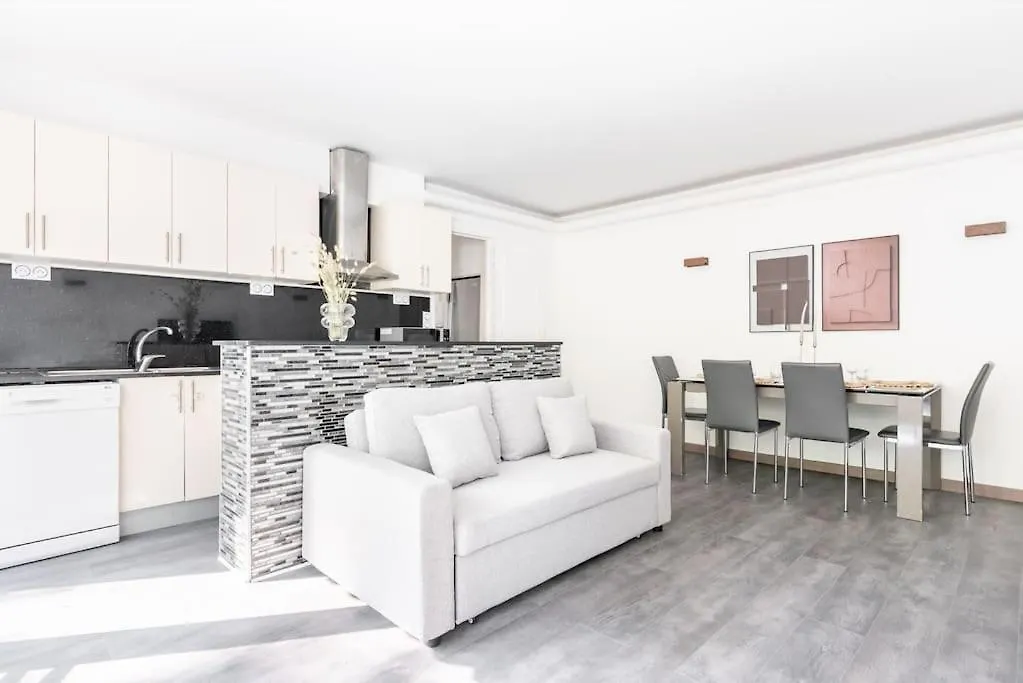 Appartement Ensoleille Buttes Chaumont -Iv Paris