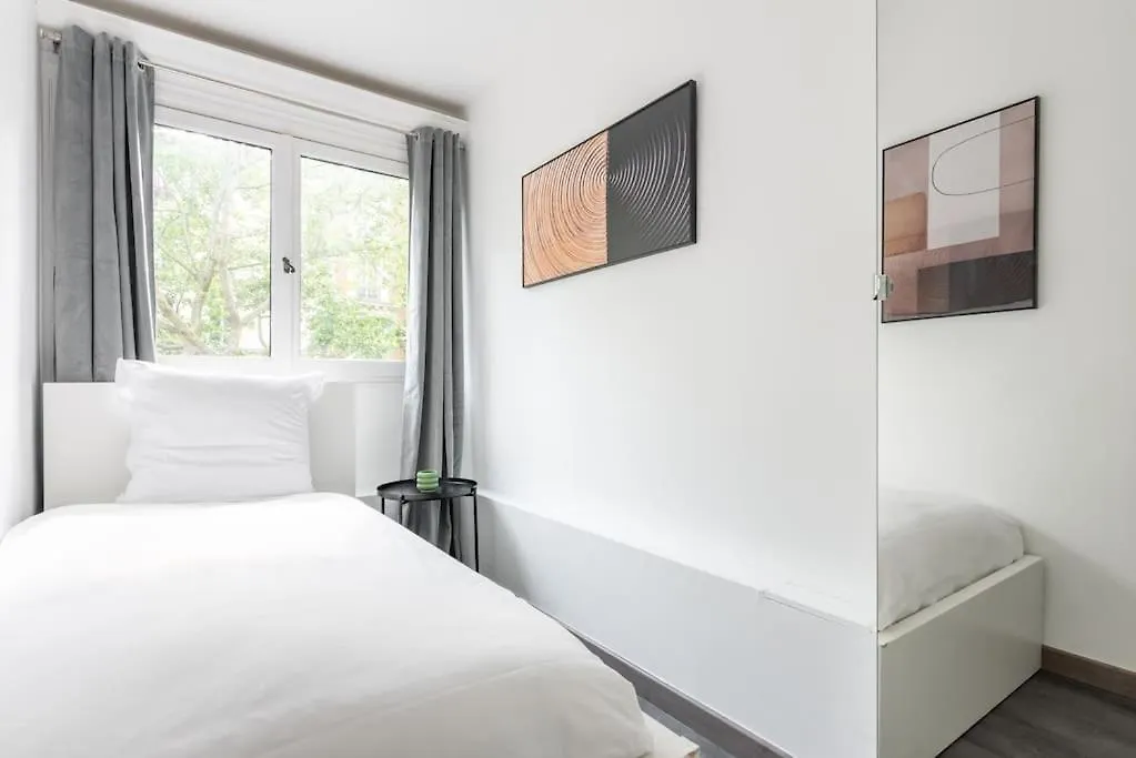 Apartment Appartement Ensoleille Buttes Chaumont -Iv Paris