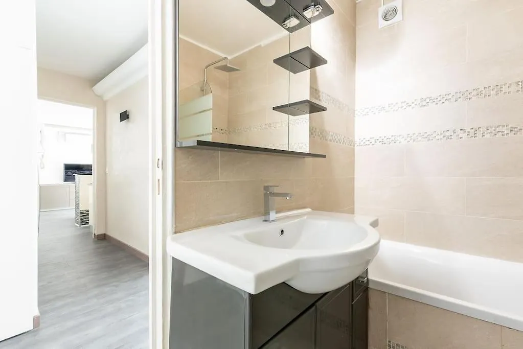 Appartement Ensoleille Buttes Chaumont -Iv Paris 0*,  France