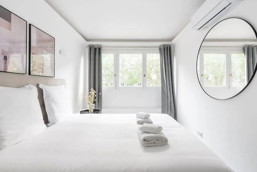 Apartment Appartement Ensoleille Buttes Chaumont -Iv Paris