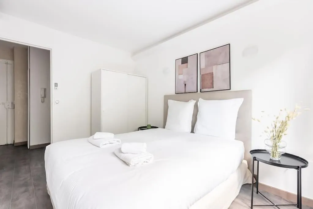 Appartement Ensoleille Buttes Chaumont -Iv Paris 0*,
